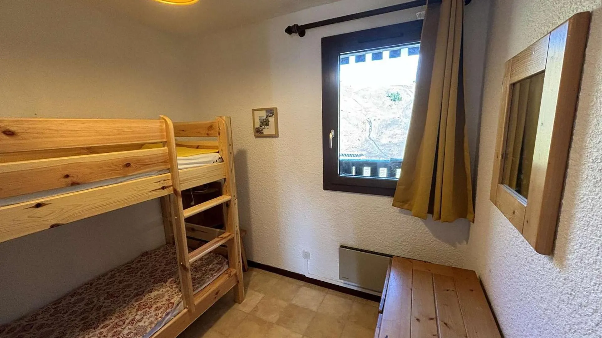 Apartment Appartement Confort 3 Pieces Cabine Skis Aux Pieds, Balcon, 6 Personnes - Auris En Oisans - Fr-1-297-27