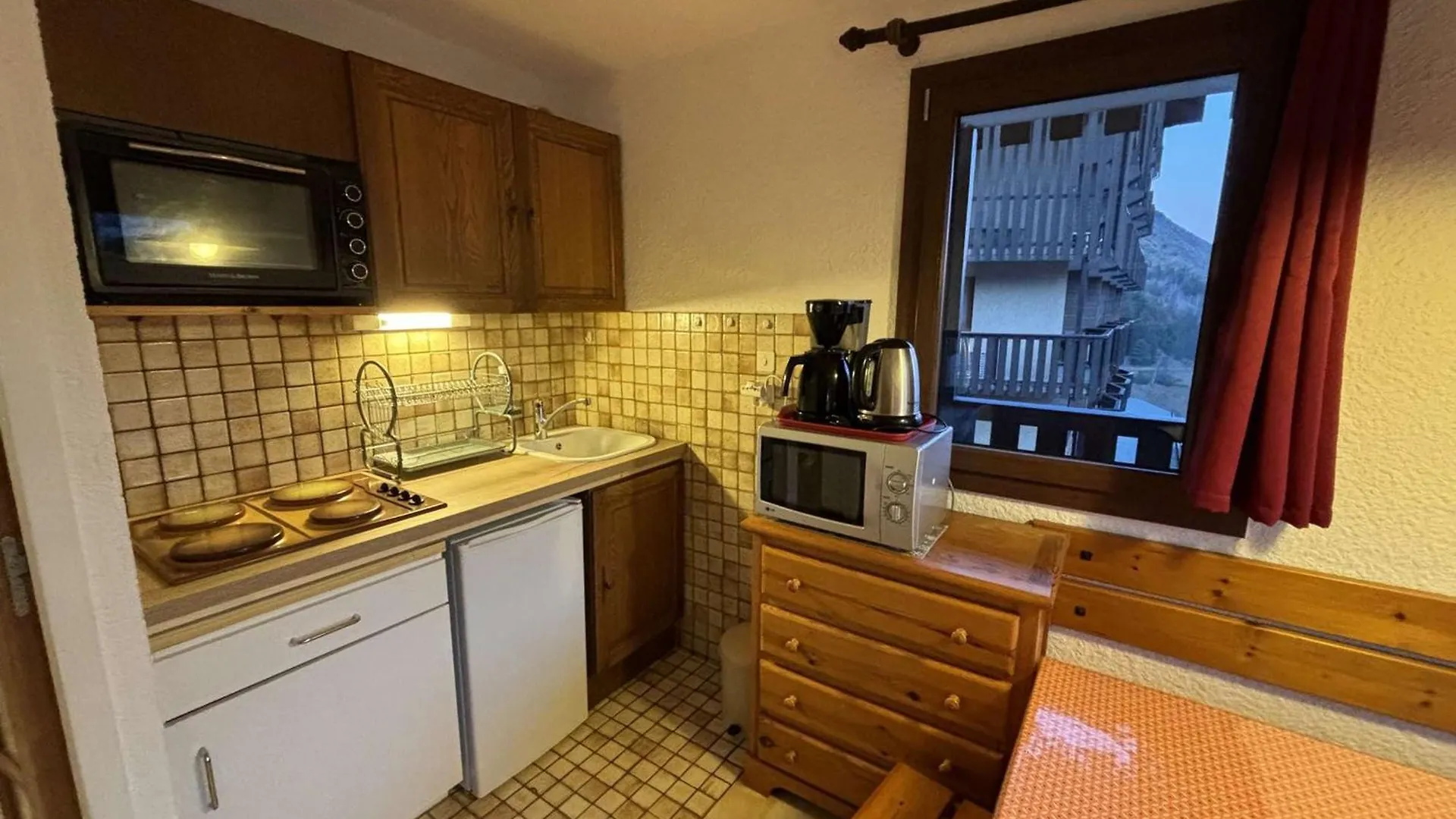 Appartement Confort 3 Pieces Cabine Skis Aux Pieds, Balcon, 6 Personnes - Auris En Oisans - Fr-1-297-27 Apartment